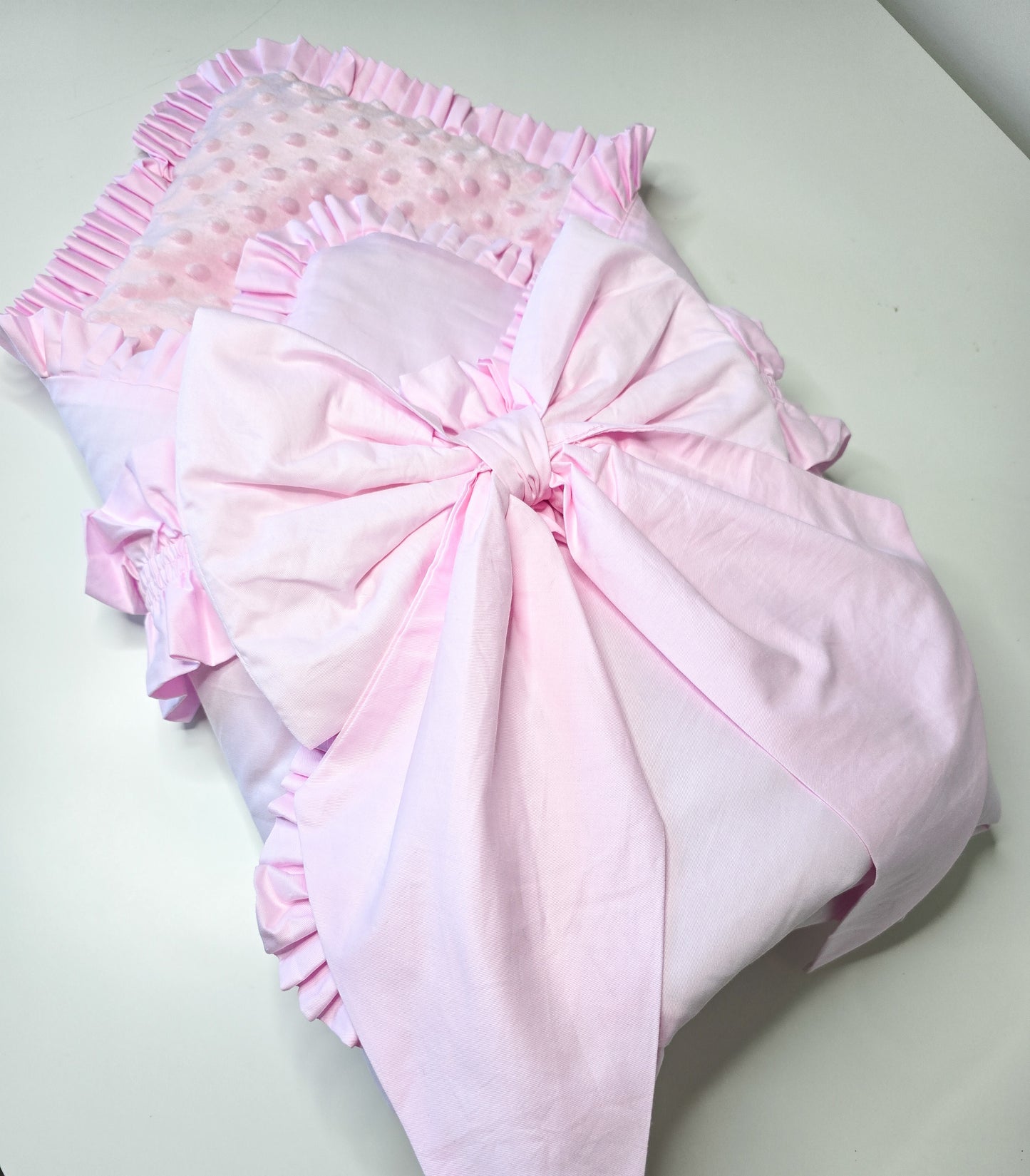 Baby Swaddle/Blanket with removable bow. (4 colours available)