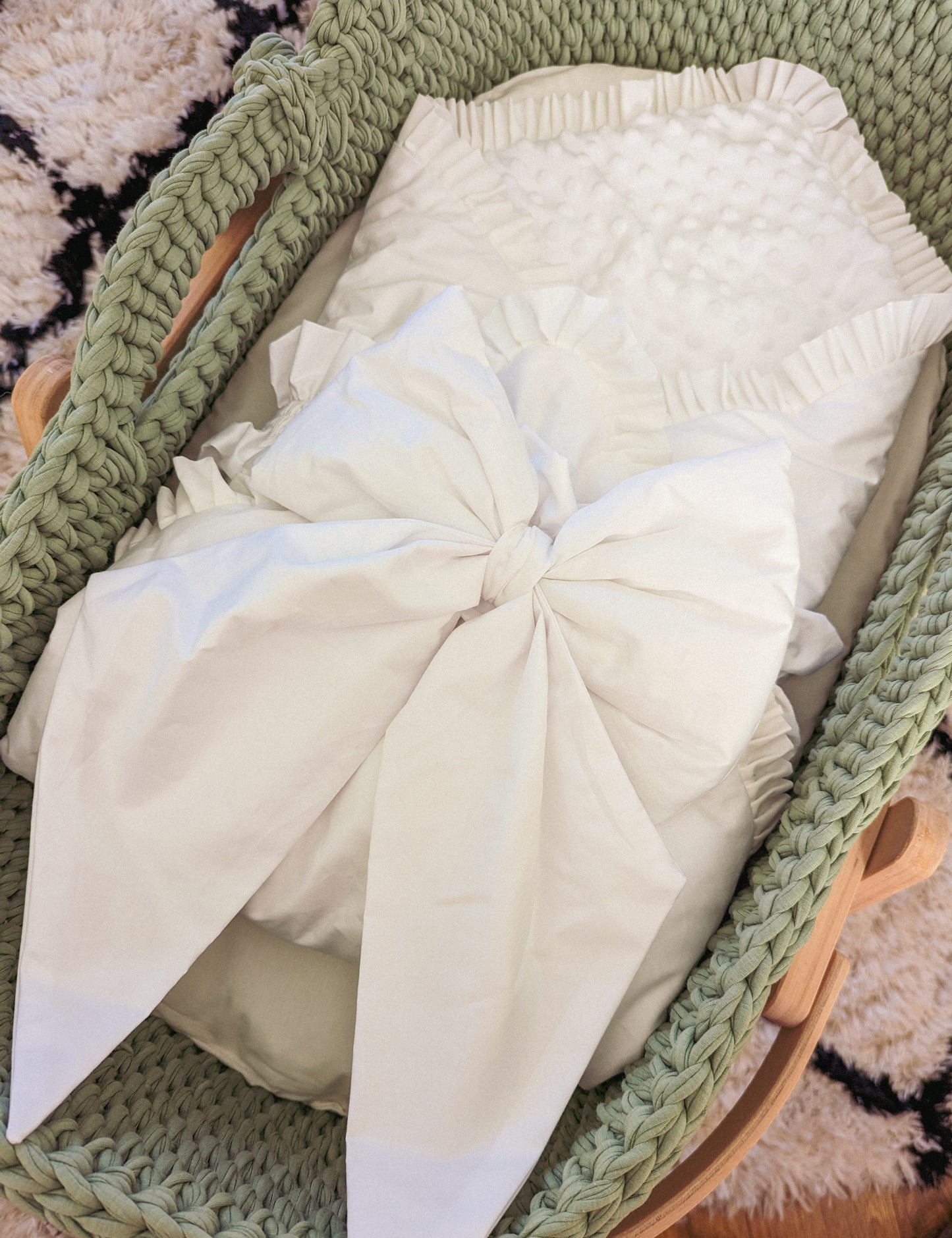 Baby Swaddle/Blanket with removable bow. (4 colours available)